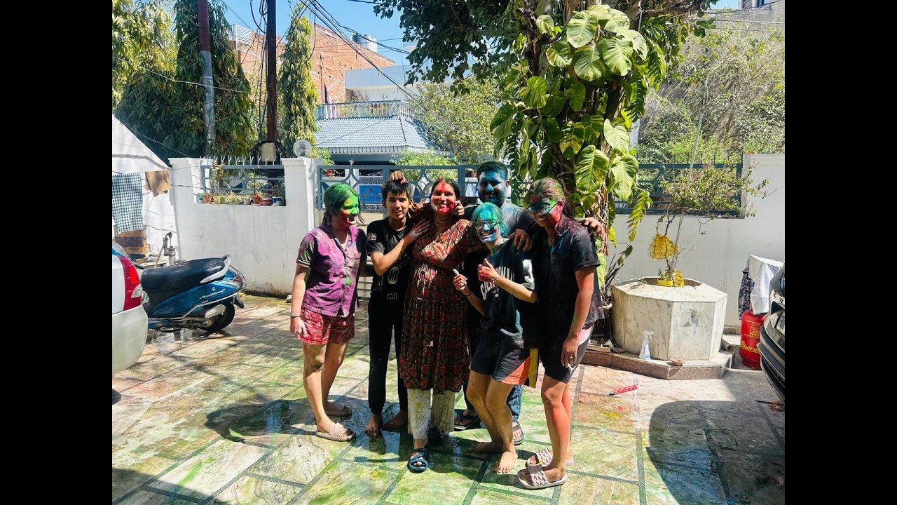 Holi hai 😂 Kiwi ke satth pheli holi ❤️