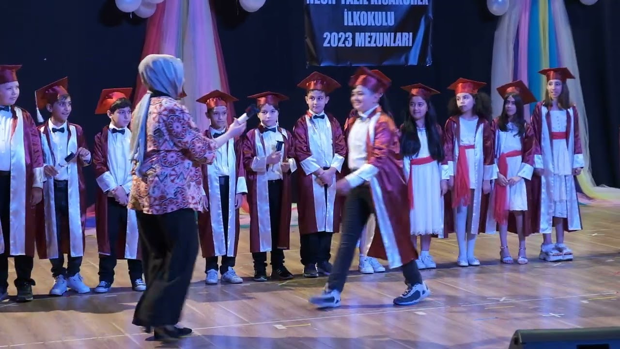 Karabağlar Necip Fazıl Kısakürek İlkokulu 4-F Sınıfı Mezuniyet Töreni