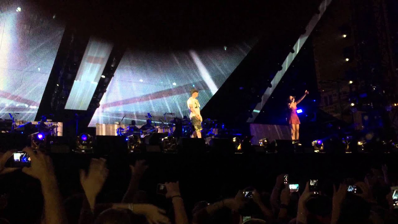 Stan - Eminem & Rihanna (The Monster Tour in Detroit 8/22/2014)