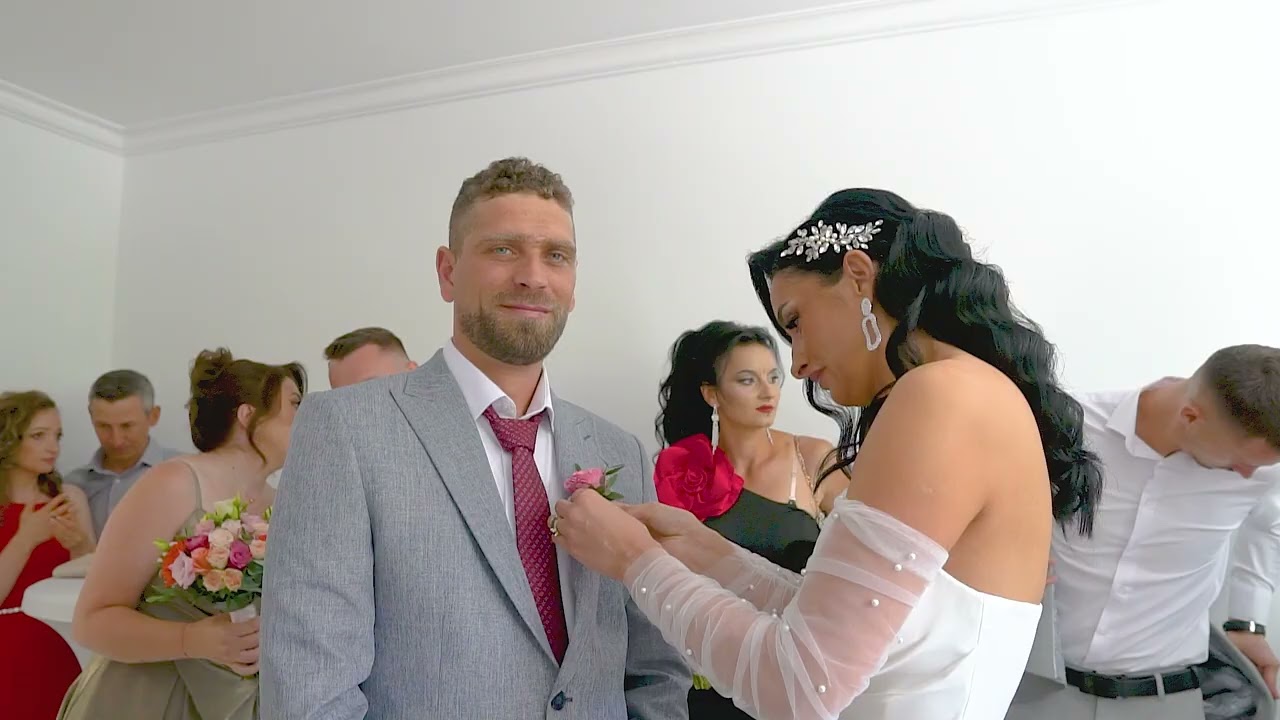 Ziua cea Mare – Când Costumul și Rochia Devind Vedetele Iubirii