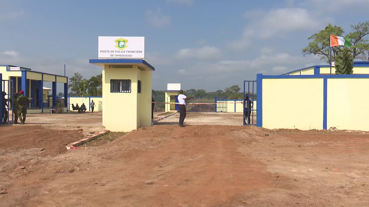 Le ministre de la sécurité Diomandé Vagondo inaugure 2 postes frontaliers  à l'ouest et au nord
