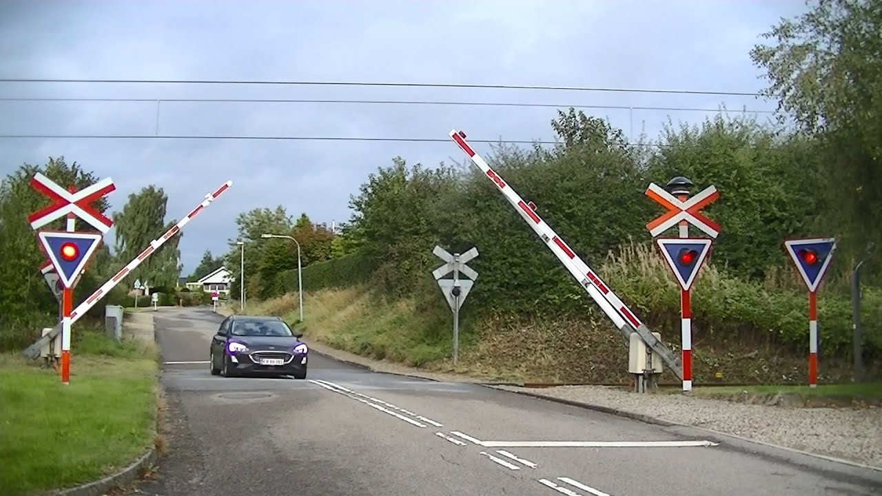 Spoorwegovergang Gråsten (DK) // Railroad crossing // Jernbaneoverskæring
