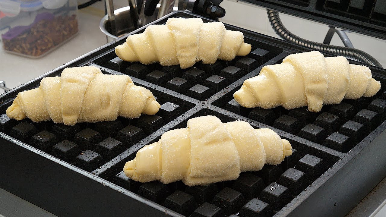 круассаны с разными начинками - корейская уличная еда