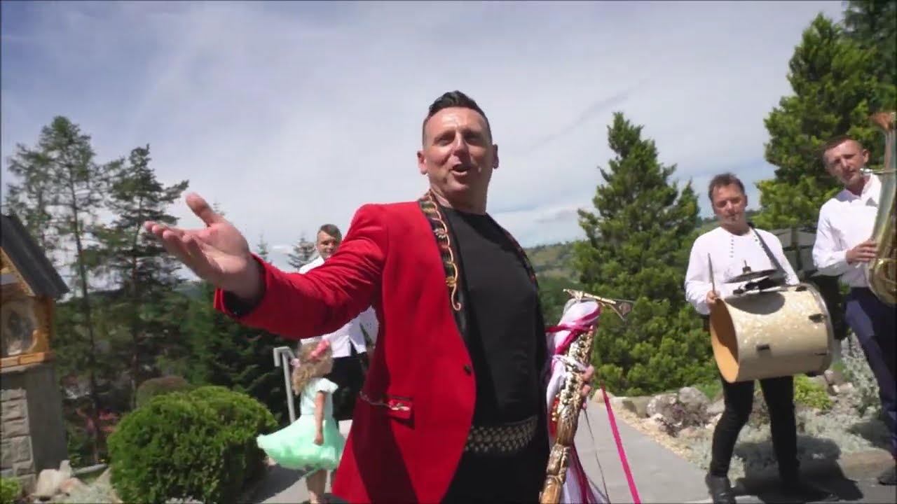 Muzycznie przed kościołem /ZAKOPANE/