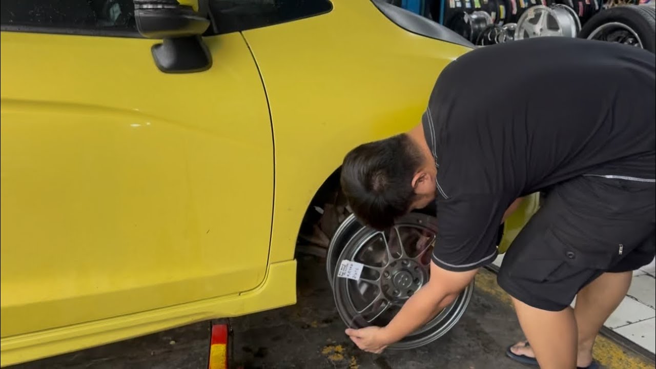MOBILE NJALUK JATAH GANTI BAN,PIE KELARANGEN PORA LUR?