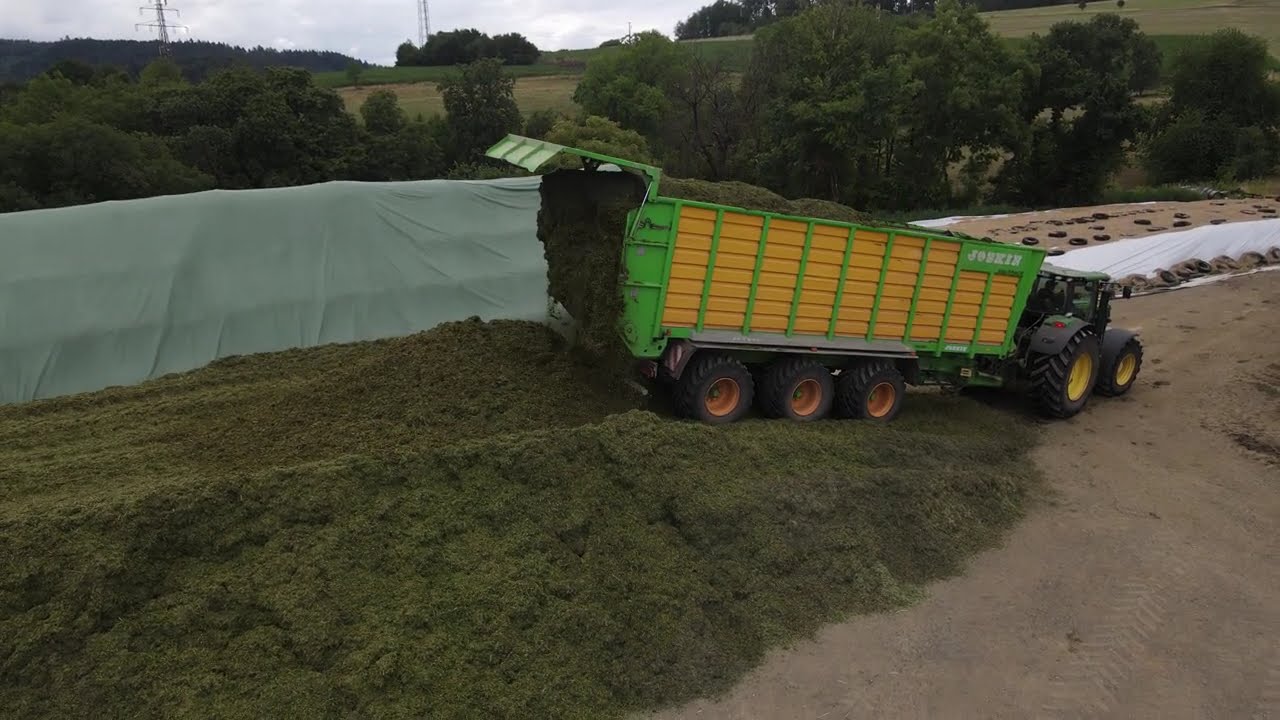 Futteranlieferung am Silo #agra #johndeere #joskin #bga #agriculture #landwirtschaft