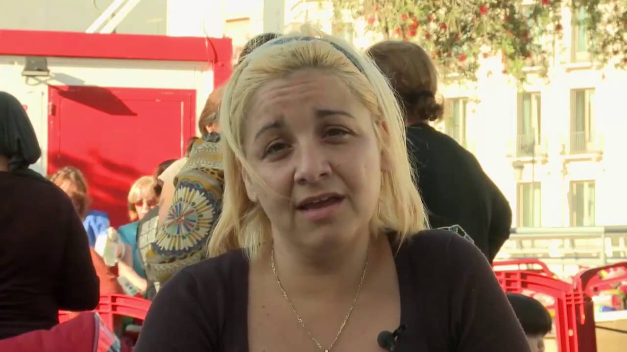 En los institutos hablando sobre la labor de los Ángeles Malagueños de la Noche