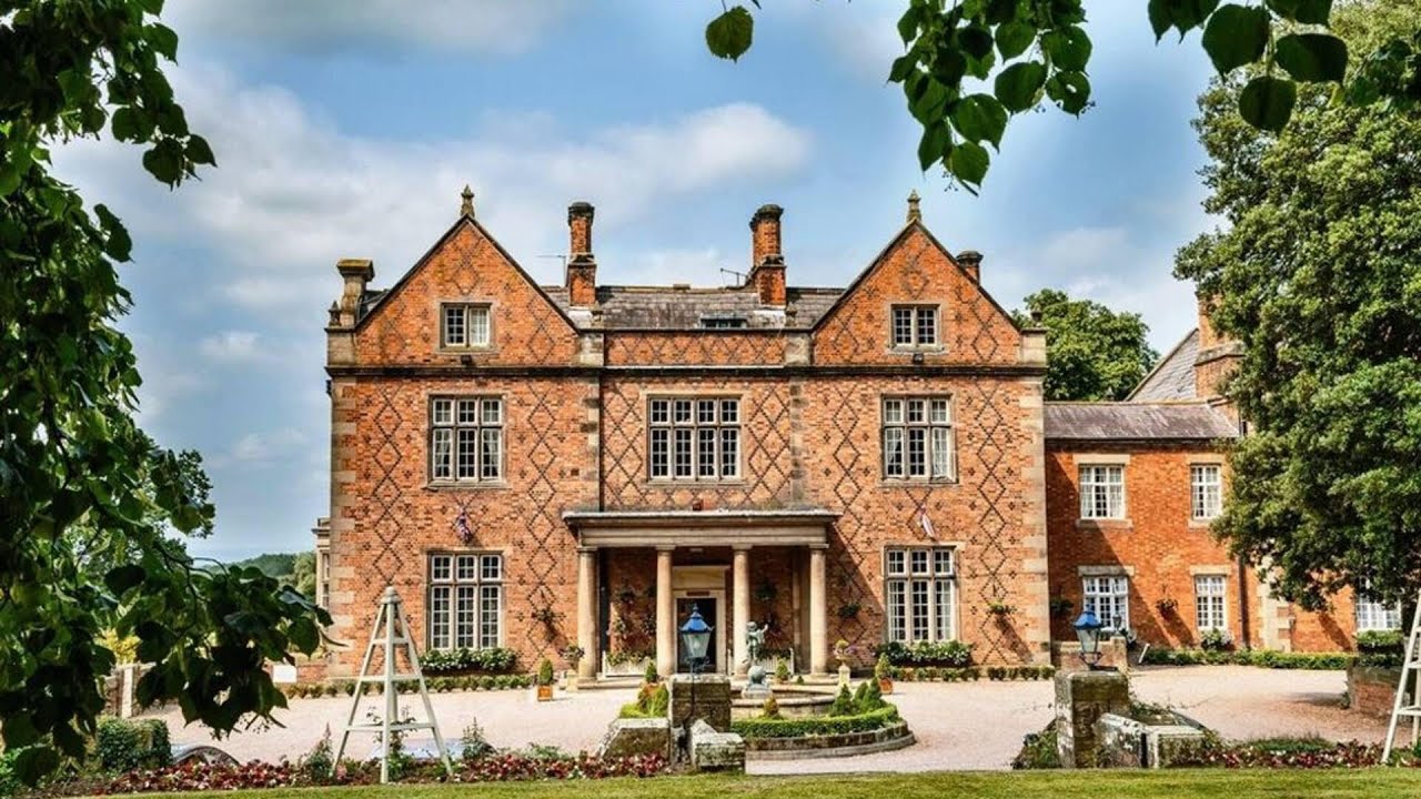 Willington Hall Hotel, Tarporley, United Kingdom | Travel With Kiara