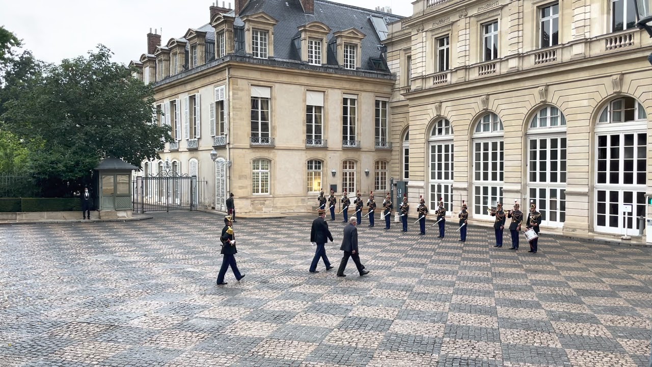 Honneurs militaires rendus au Président du Sénat