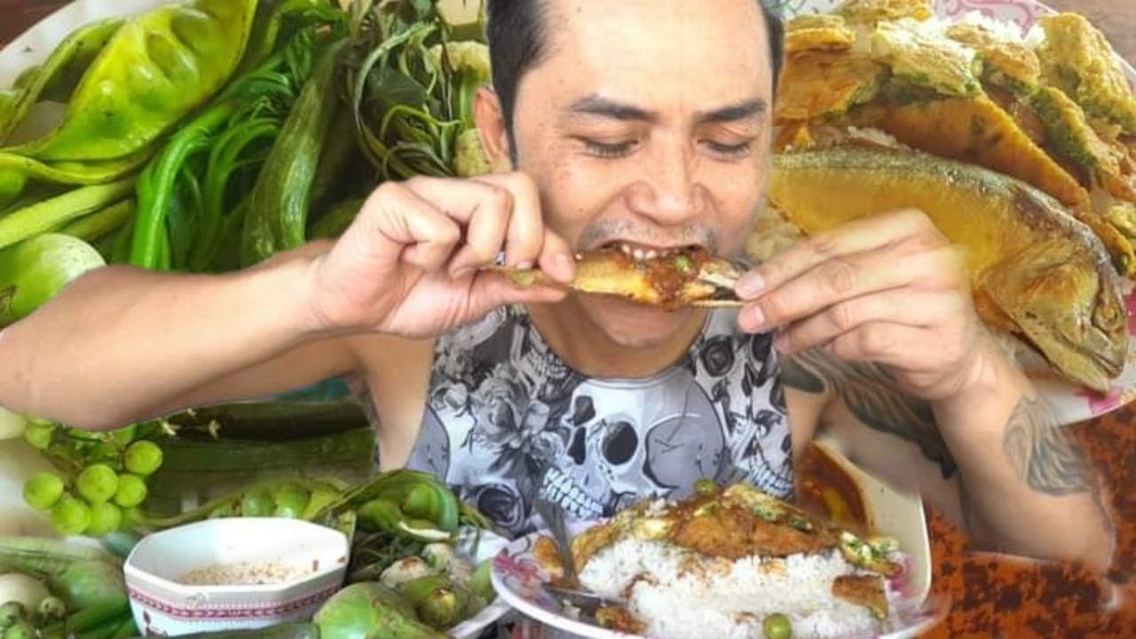 น้ำพริกกะปิ ร้านน้าเพิ่ม (ปลาทูทอด ผักต้ม ชะอมไข่)