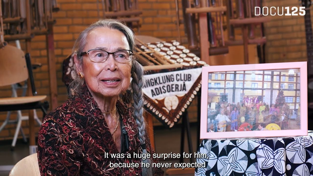 De Magie van de Machtige Zon (documentaire over angklungclub Adisoerja)