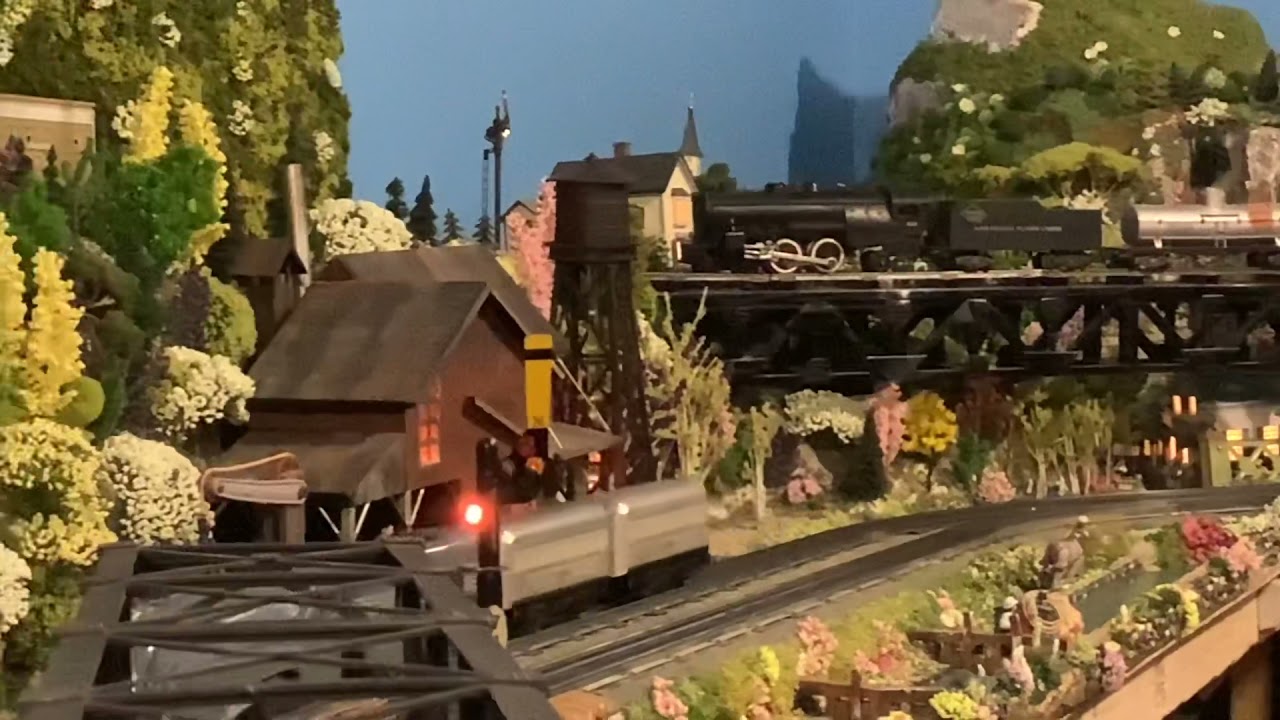 MARX fun at Pop&rsquo;s Trains