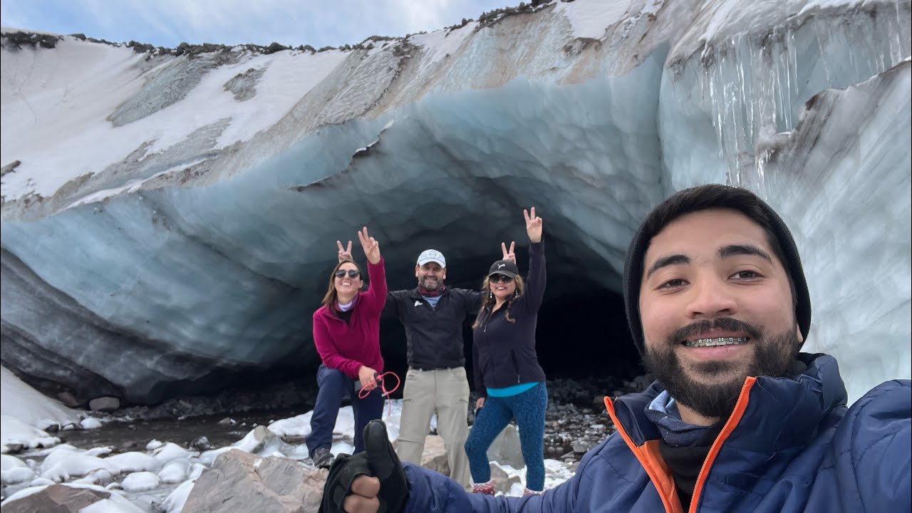 Glaciar colgante el morado y Cuevas de Hielo Cortadera