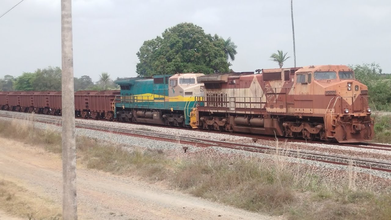 Trem de Minério 330 vagões carregado partindo do Km 106 com a dash 9 pintura nova da vale!