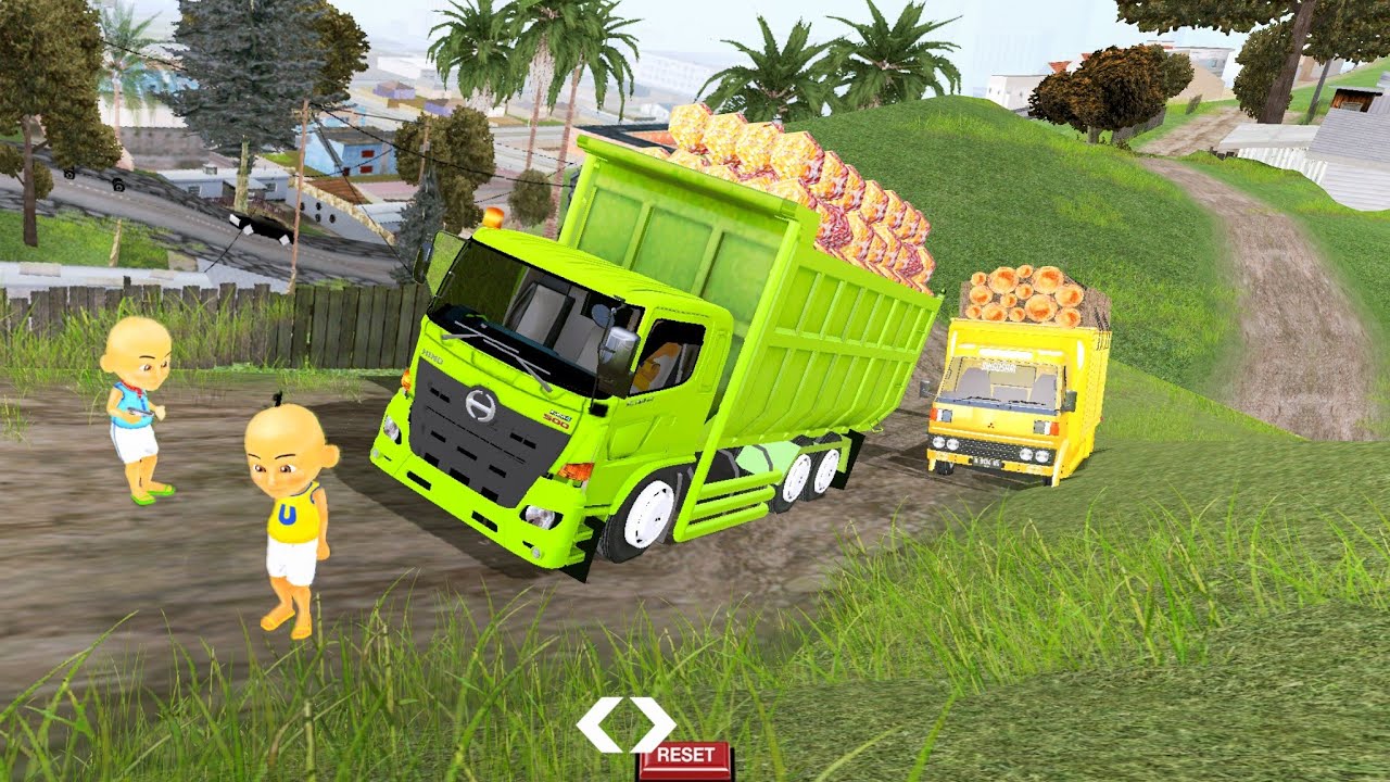 Upin kirim sawit pakek truck oleng hino cuy melewati jalan ekstrim 