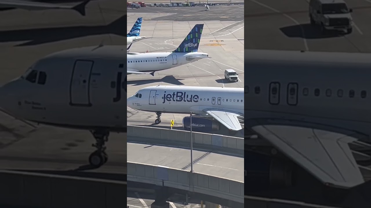 JetBlue Airways A320 Arriving at its Gate at JFK 