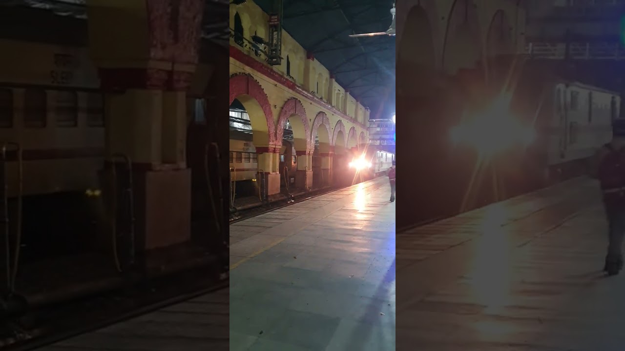 TUNDLA STATION TRAIN SPEED!!