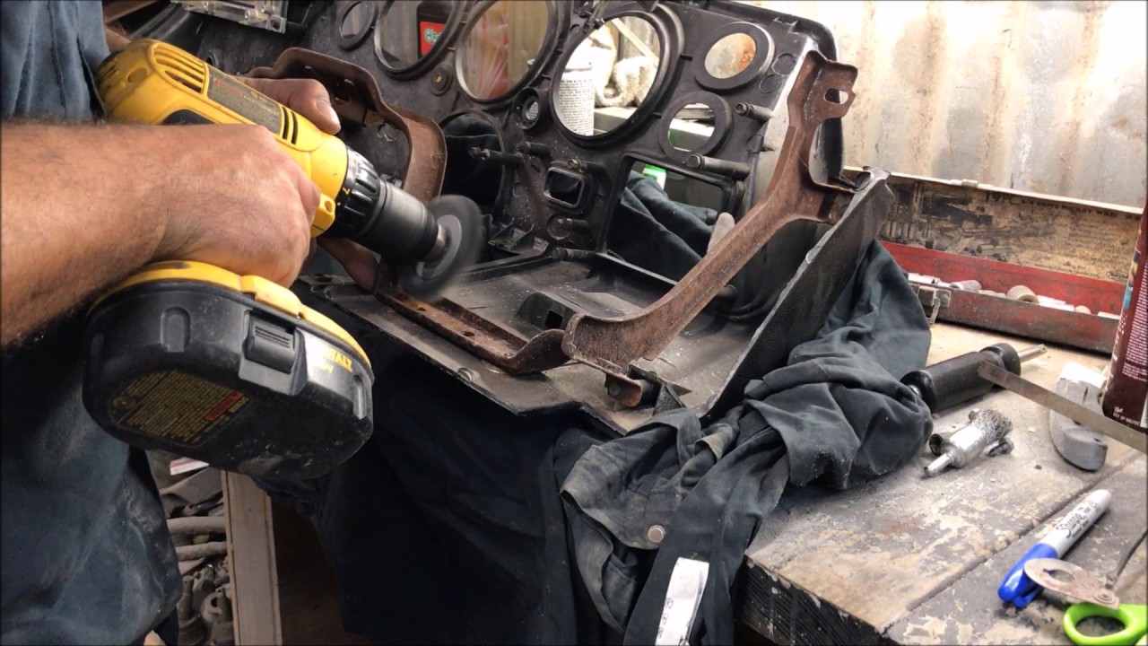 70-72 chevelle dash and dash pad removal and info how to DIY