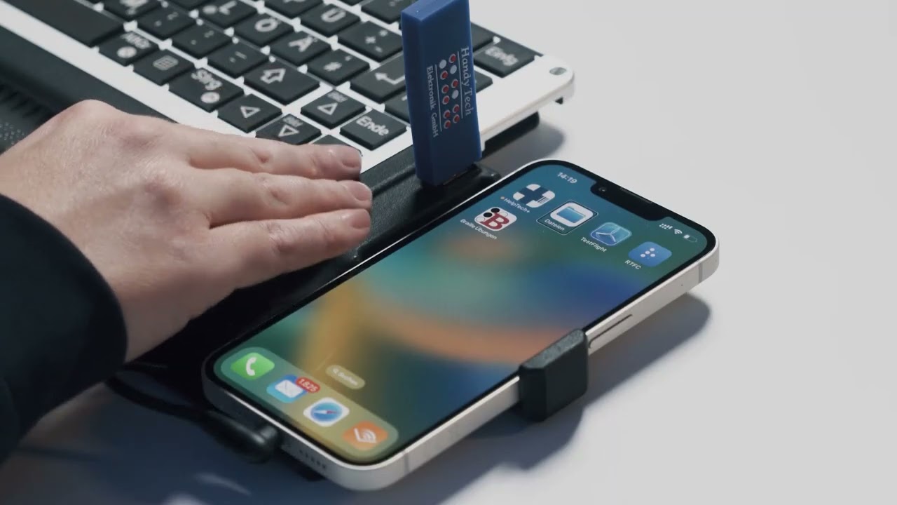 Activator Braillezeile: Dateien von einem USB-Stick mit dem SmartDock &ouml;ffnen
