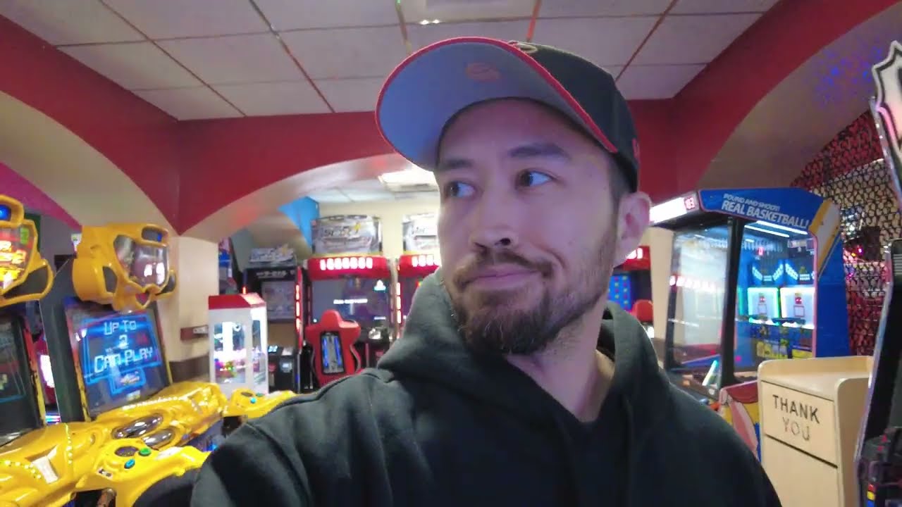 Christmas Time Mini Golf at Camelot Golfland! Worth It??