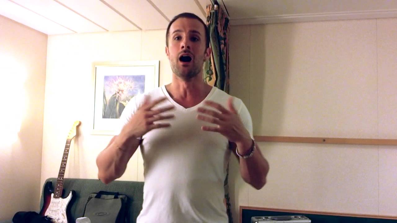 How To Sing With Vibrato!
