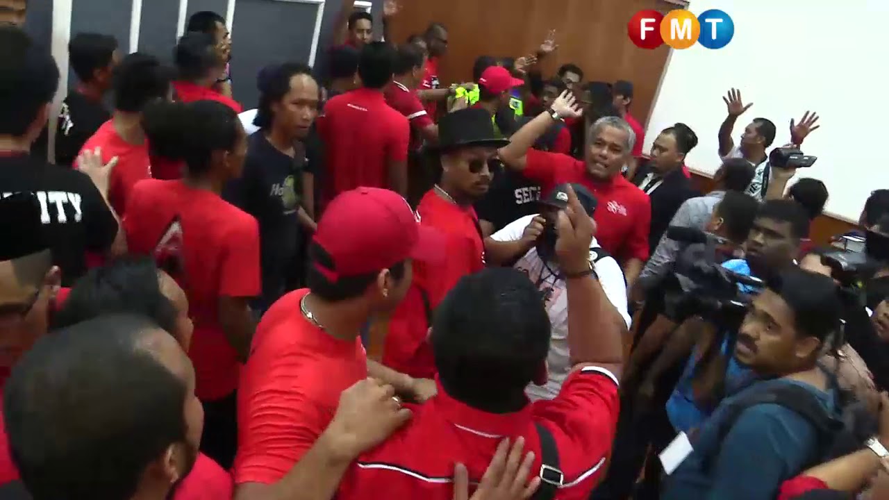 Mob justice at Dr Mahathir's 'Nothing to Hide 2.0'