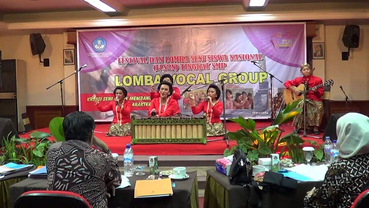 Vocal Group SMPN 5 Yogyakarta, DIY - Ratu Sejagad(Arr.Elisabeth Esti Ratna) dan Bang Bang Wus Rahino