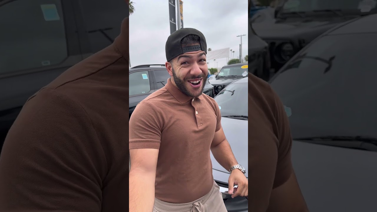 He makes HOW MUCH with Uber Black?!🤯😮&zwj;💨 #carsales #carsalesman #carbuying #carshopping