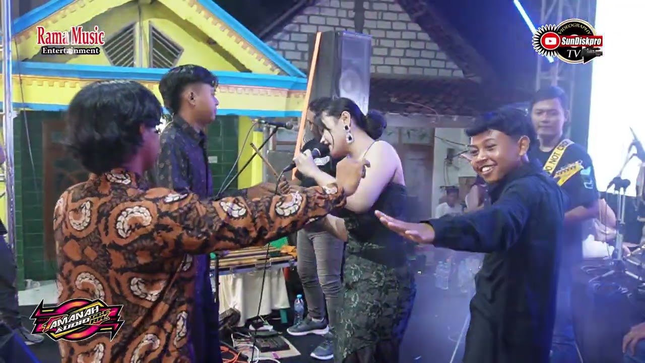  COCOK DIPUTAR SAAT GERIMIS BUKIT BERBUNGA  RAHMA JELITA
