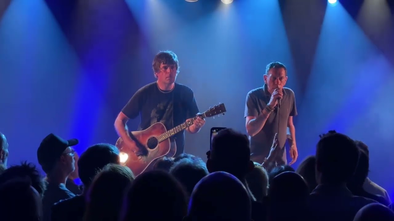 Shed Seven@ PARIS 02.05.2035 La Maroquinerie « Talk of the Town »