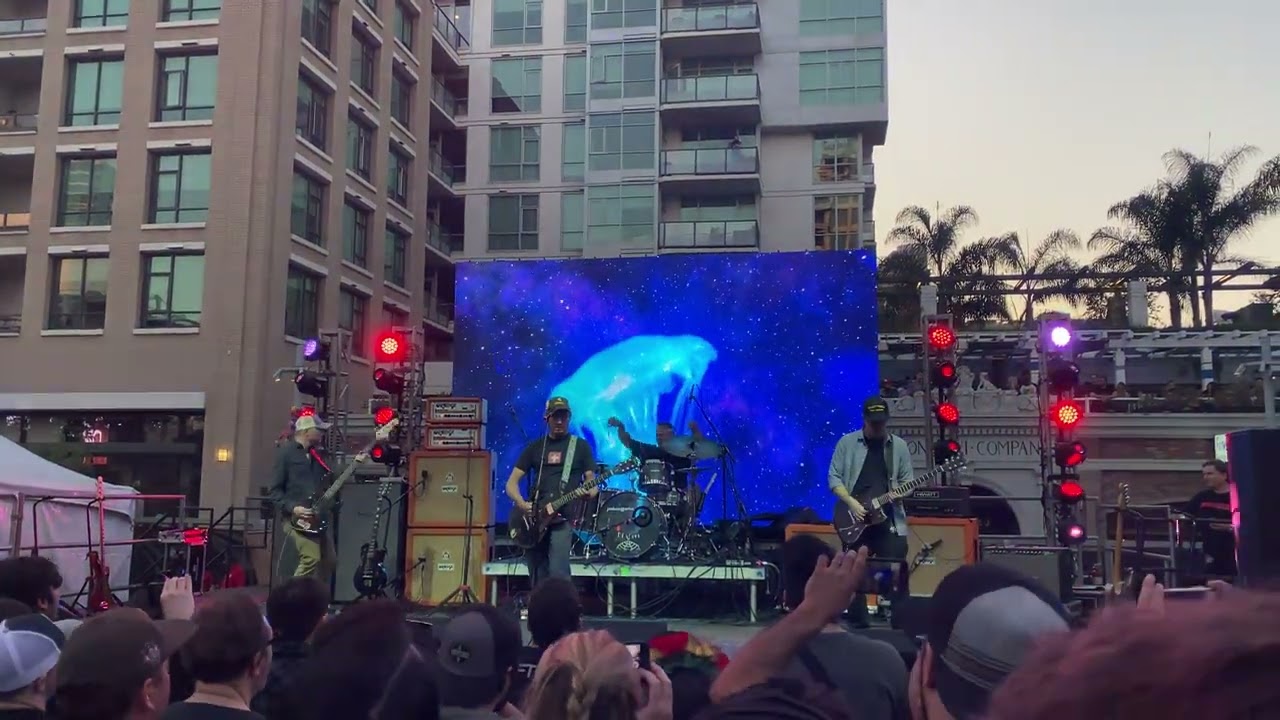 Hum | Stars | Dia De Los Deftones 2019