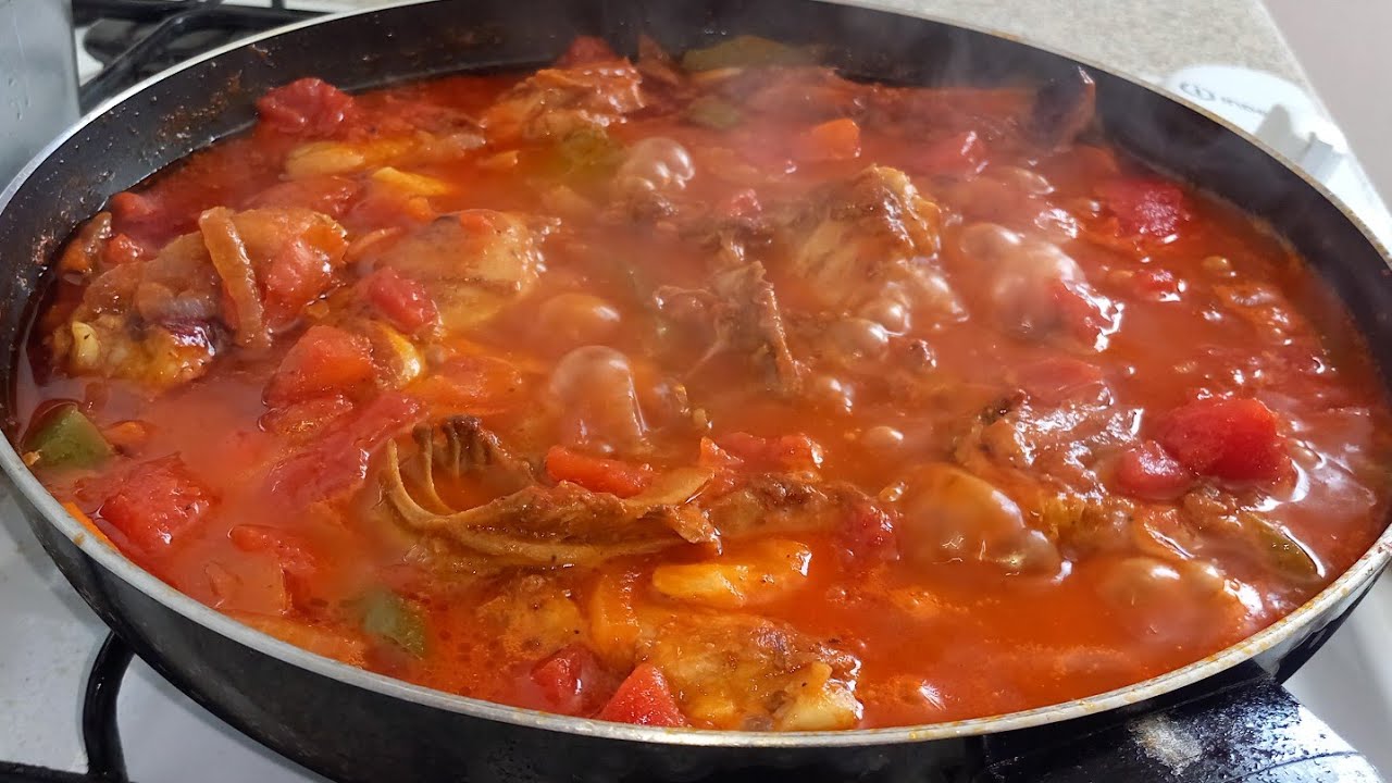 Chicken in tomato sauce || poulet à la sauce tomate 🍅 || janNOEL'S KITCHEN.