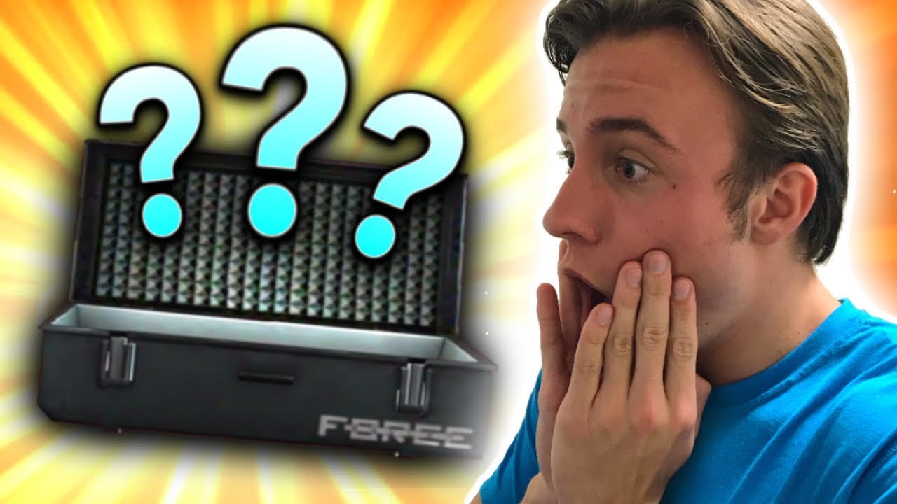 I WON A LEGENDARY SKIN!! (Bullet Force x25 Case Opening)