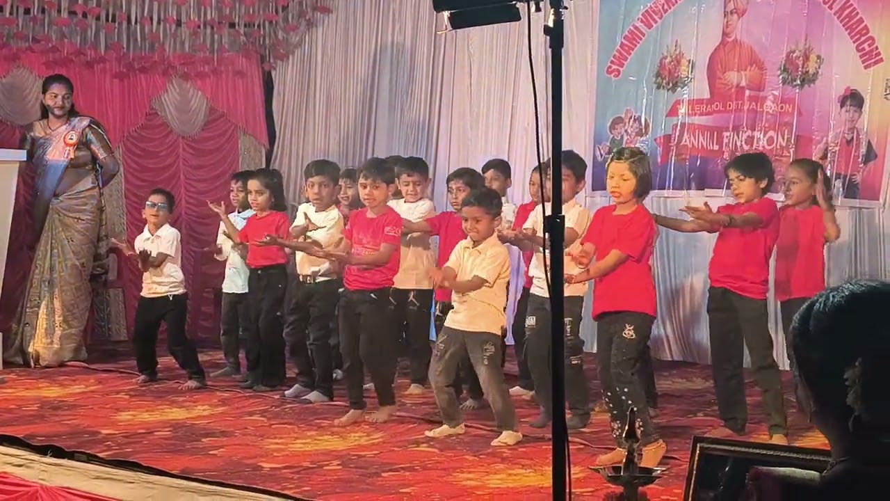Tukur tukur song ❤️Anshu dance #group dance #school .