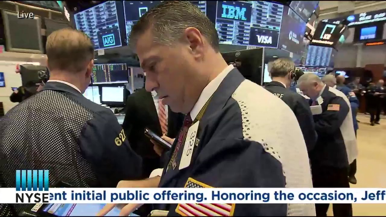Elanco Animal Health celebrates their recent listing on the NYSE by ringing the NYSE Opening Bell