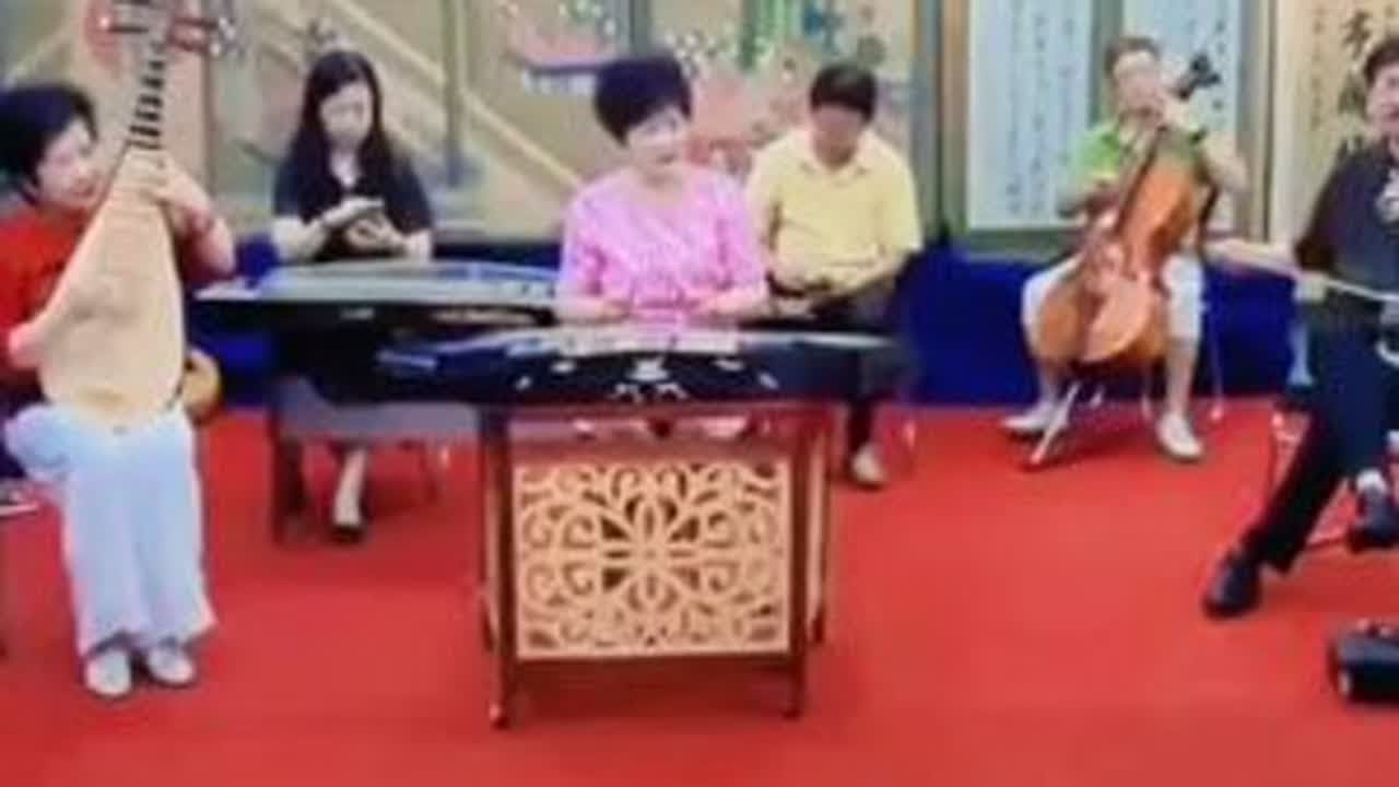 李先烈老师领奏的《思春》音色大气豪迈 音符精雕细琢 动感悦耳