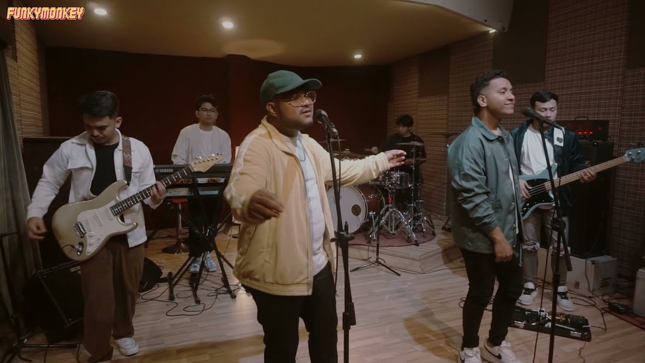Medley I Lay My Love on You - I Can Love You Like That ( Medley Cover By Funky Monkey)