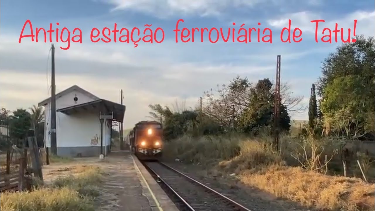 Contem os vagões!! Trem passando rápido pela antiga estação Tatu.