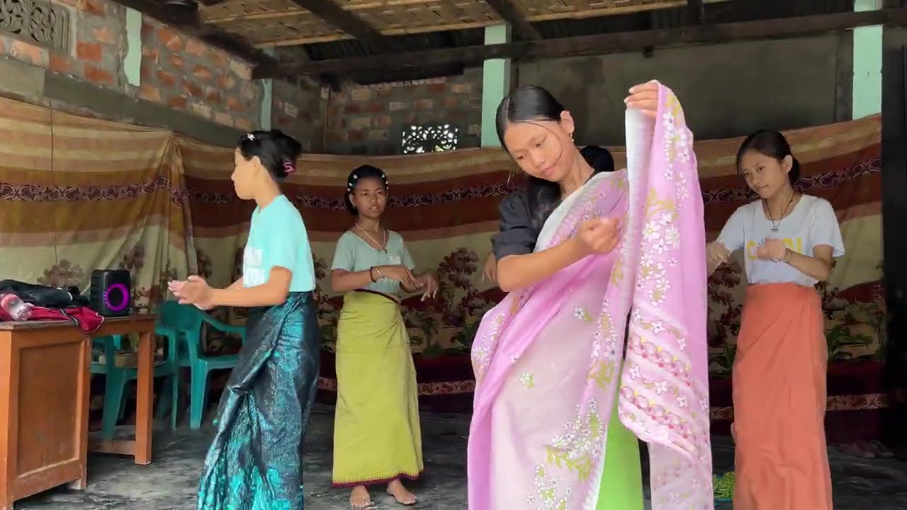 Hello everyone 😍my friends and I are practicing dance for a school program || Langla Manipuri dance
