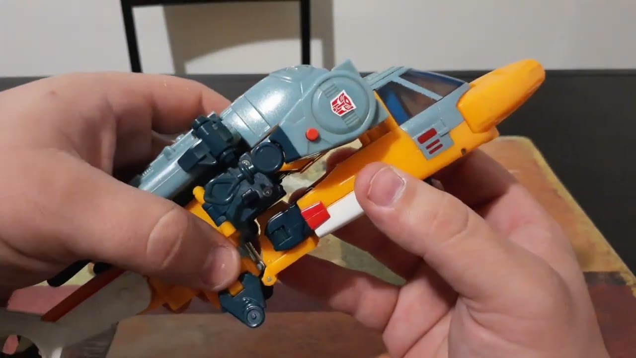 How to Transform 2005 Transformers Cybertron Evac