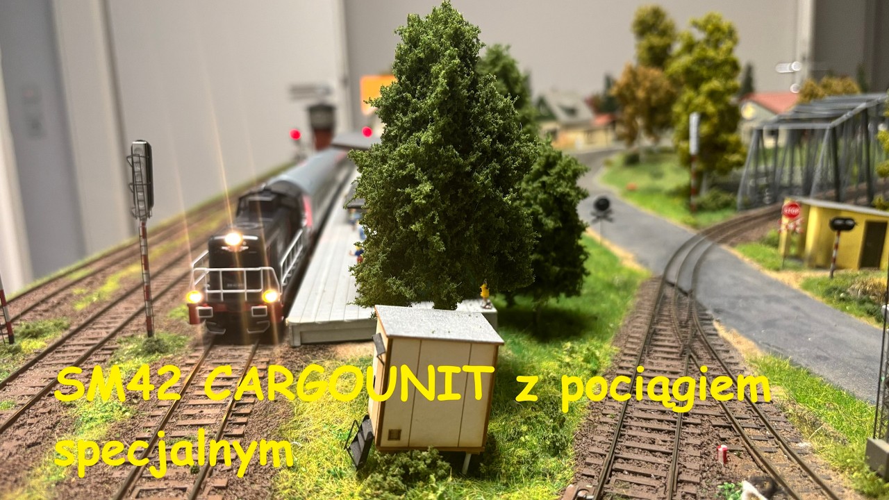 Na makiecie: SM42 CARGOUNIT z pociągiem specjalnym