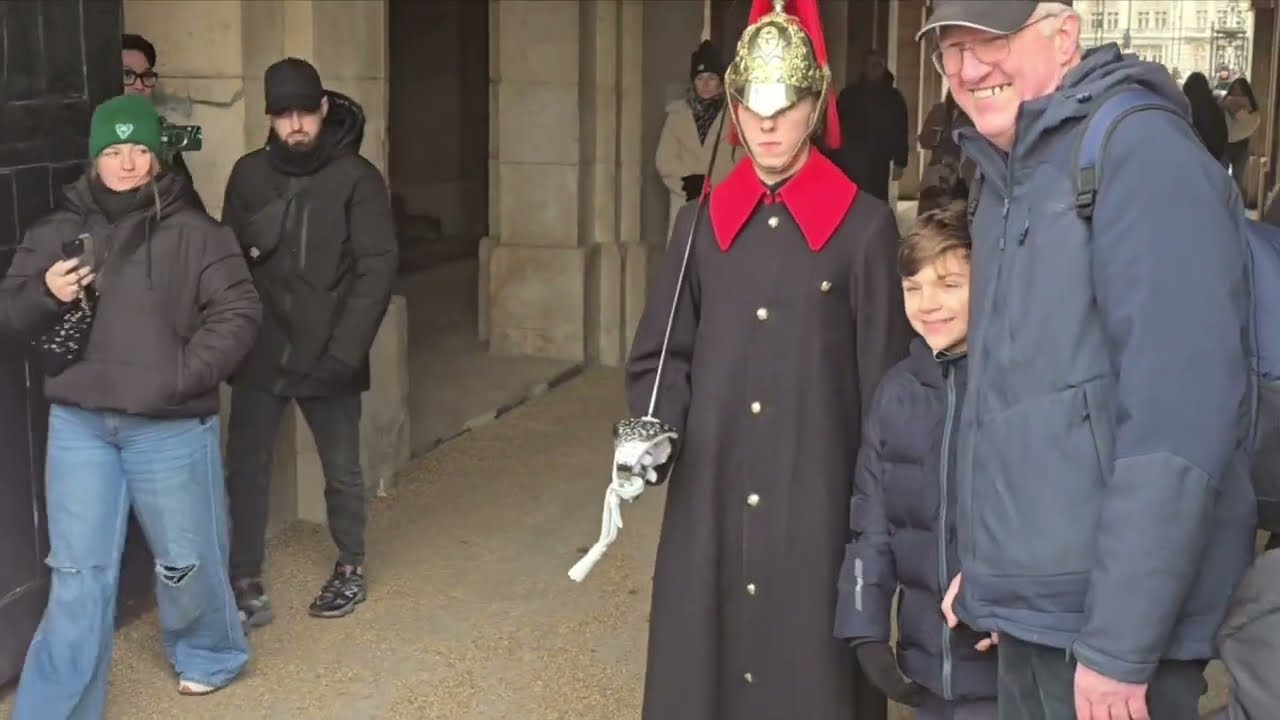 disabled kid gets his pic. get your foot off. make way #kingsguard