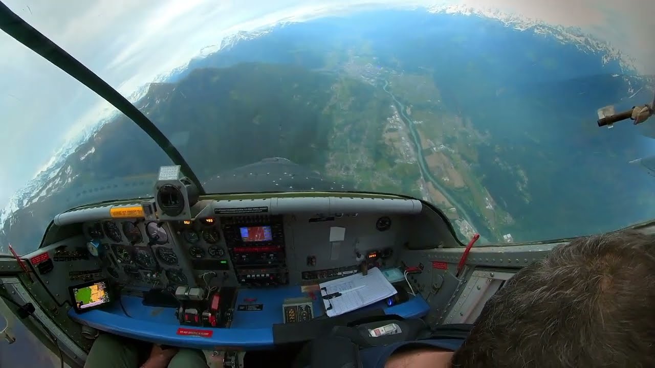 Pilatus PC6 Porter - Skydiving - Extreme Descent