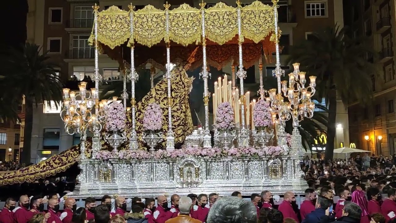 Virgen Trinidad por Plaza de la Marina