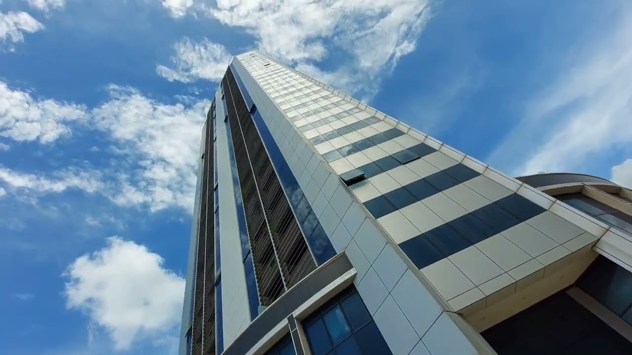 Torre Pontina il grattacielo di Latina giovedì 18 aprile 2024