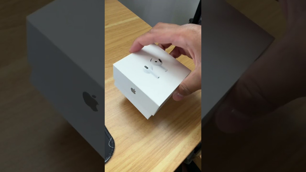 AirPods 4 без кабеля USB-C?