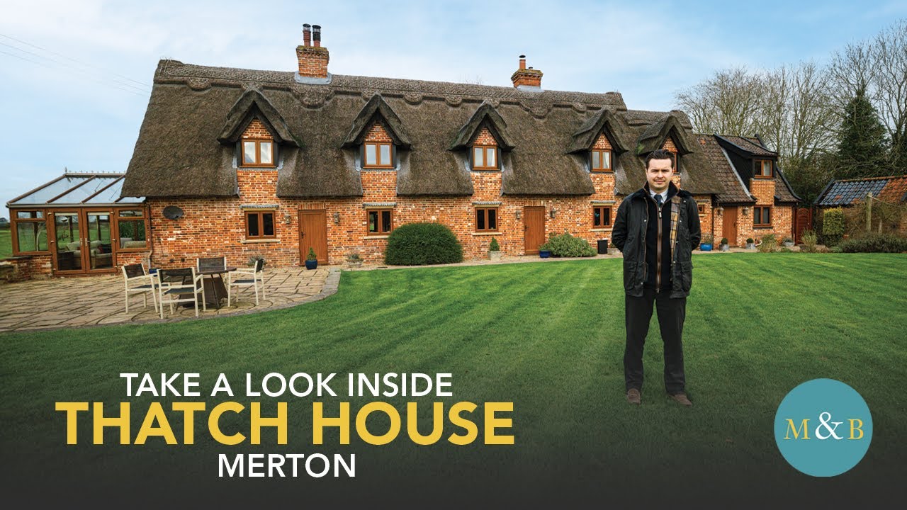 Look Inside a Magical 1600's Thatched Cottage in the Norfolk Countryside 🌳