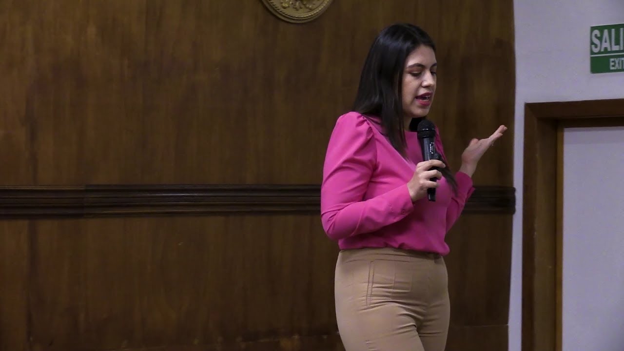 Un nuevo periodismo para una nueva sociedad | Yalilé Loaiza | TEDxUHemisferios