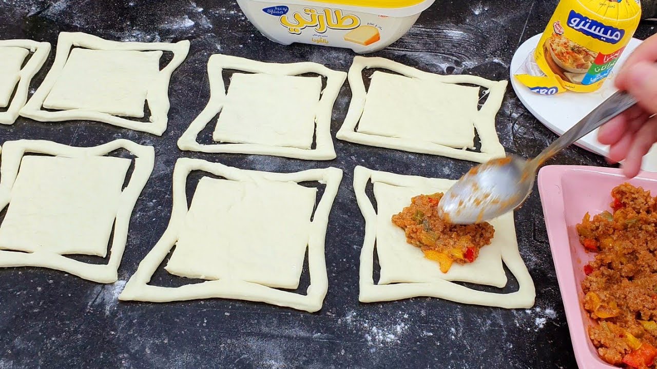 مملحة على شكل وردة من اروع المملحات والمعجنات لي حضرتها وعمرها ماحشمتني قدام ضيوفي