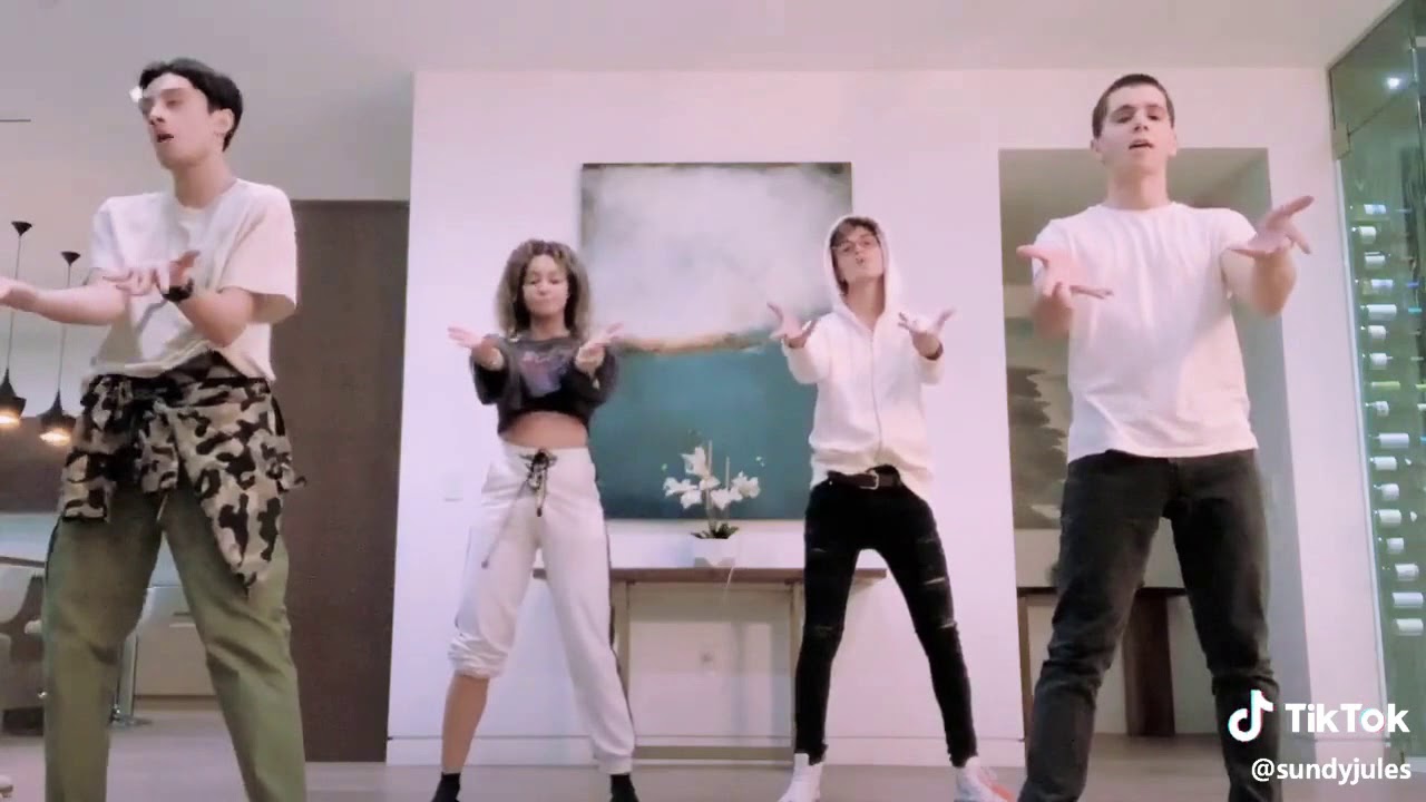 Danse avec jules ,lena ,sulivan et sparkdise